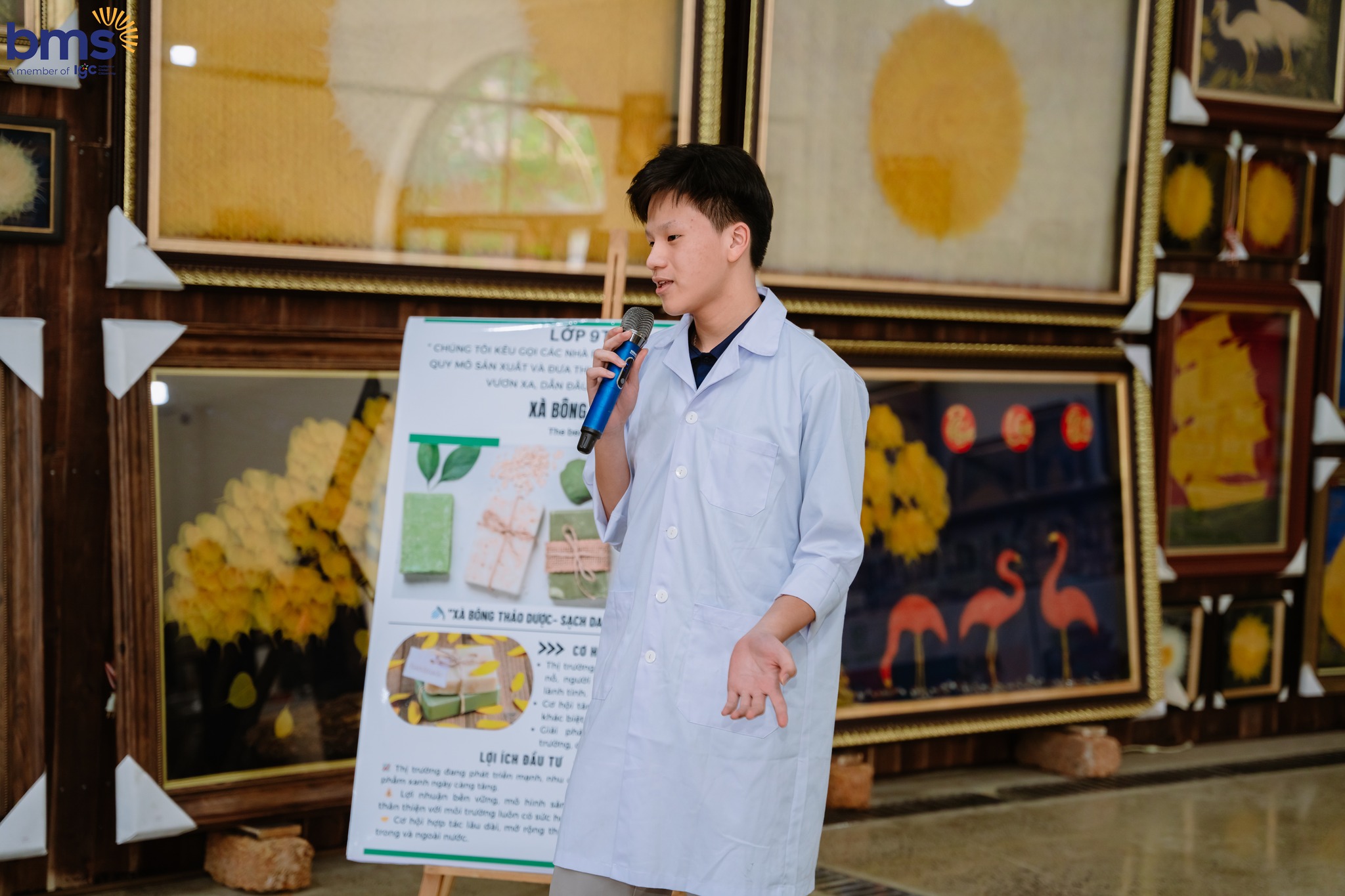 "Lớp học không tường" - dự án học tập trải nghiệm hành trình xanh từ Làng sinh dược - Ninh Bình