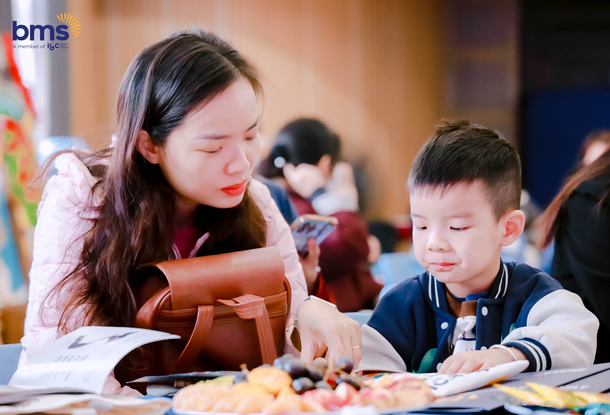 Cha mẹ hỗ trợ con học tiếng Anh như nào cho hiệu quả?